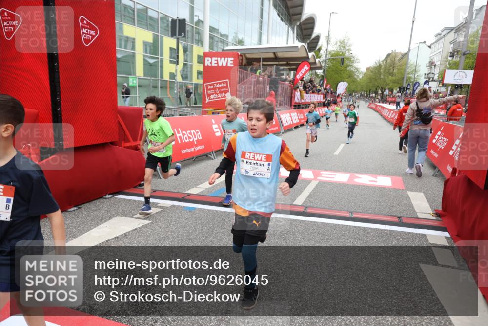 25.04.2026 - Das Zehntel Strokosch-Dieckow http://msf.ph/oto/9626045 25.04.2026 10:49:05 Ziel 5454, 5905, 6323, 6685, 6889, 7315, 7549, 7696 meine-sportfotos.de