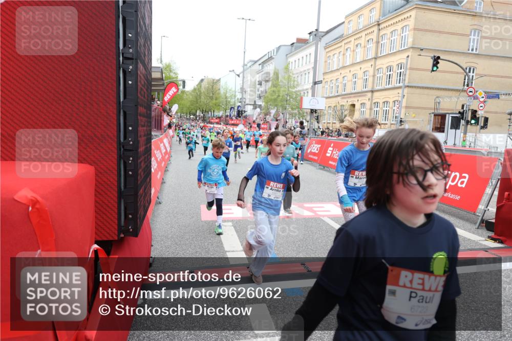 25.04.2026 - Das Zehntel Strokosch-Dieckow http://msf.ph/oto/9626062 25.04.2026 10:59:15 Ziel 5185, 5212, 5341, 5366, 5373, 5532, 5556, 5731, 5757, 5850, 5862, 5938, 6319, 6347, 6356, 6367, 6723, 6809, 6843, 6860, 7144, 7230, 7318, 7356, 7520, 7613, 7673, 7677 meine-sportfotos.de