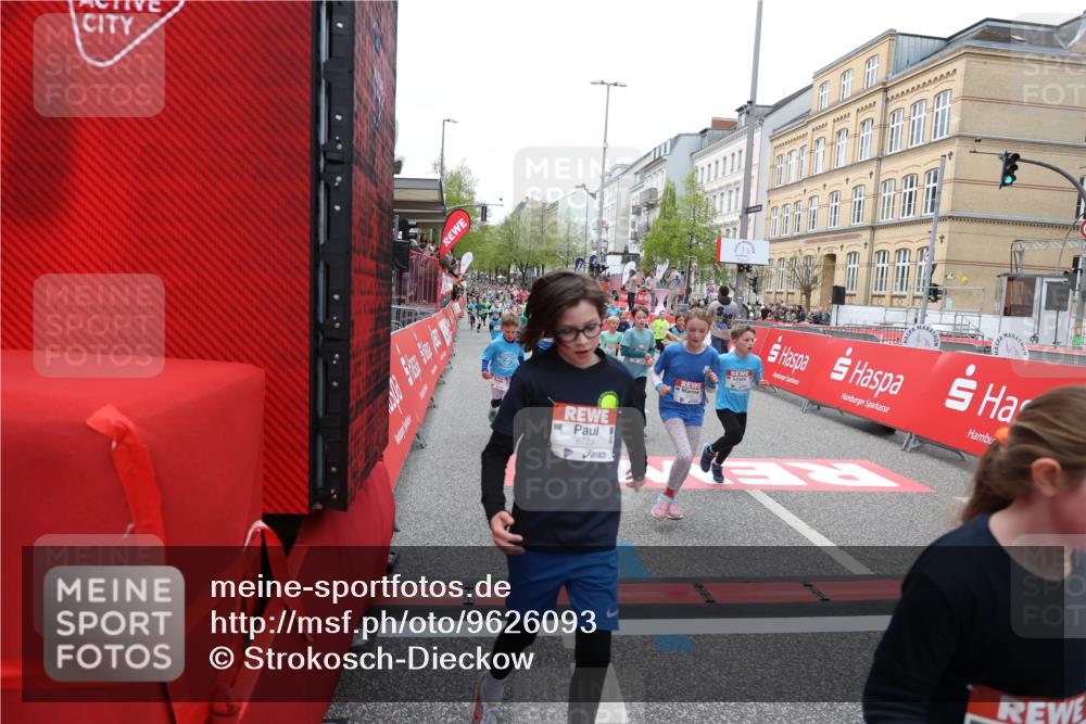 25.04.2026 - Das Zehntel Strokosch-Dieckow http://msf.ph/oto/9626093 25.04.2026 10:59:14 Ziel 5153, 5185, 5212, 5366, 5532, 5556, 5609, 5731, 5757, 5850, 5862, 5938, 6347, 6356, 6367, 6576, 6600, 6723, 6802, 6809, 6843, 6860, 7144, 7301, 7318, 7356, 7417, 7520, 7565, 7613, 7673, 7677 meine-sportfotos.de