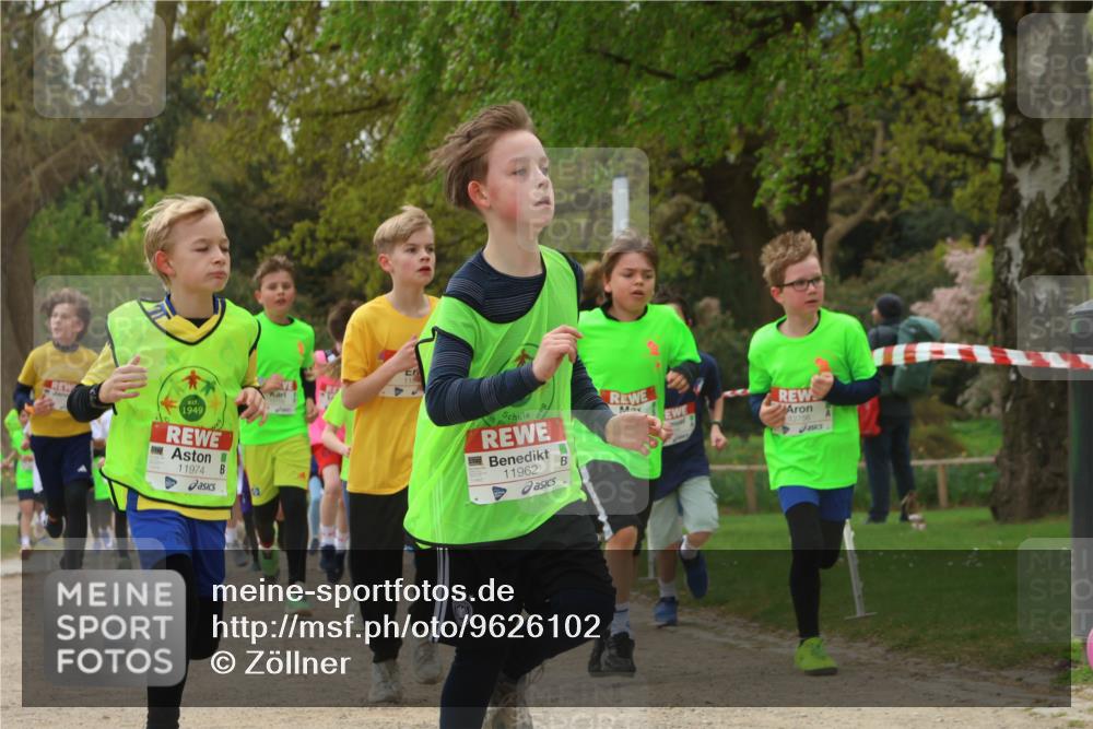 25.04.2026 - Das Zehntel Zöllner http://msf.ph/oto/9626102 25.04.2026 11:40:47 Laufen 1949, 11974, 11962, 12756 meine-sportfotos.de