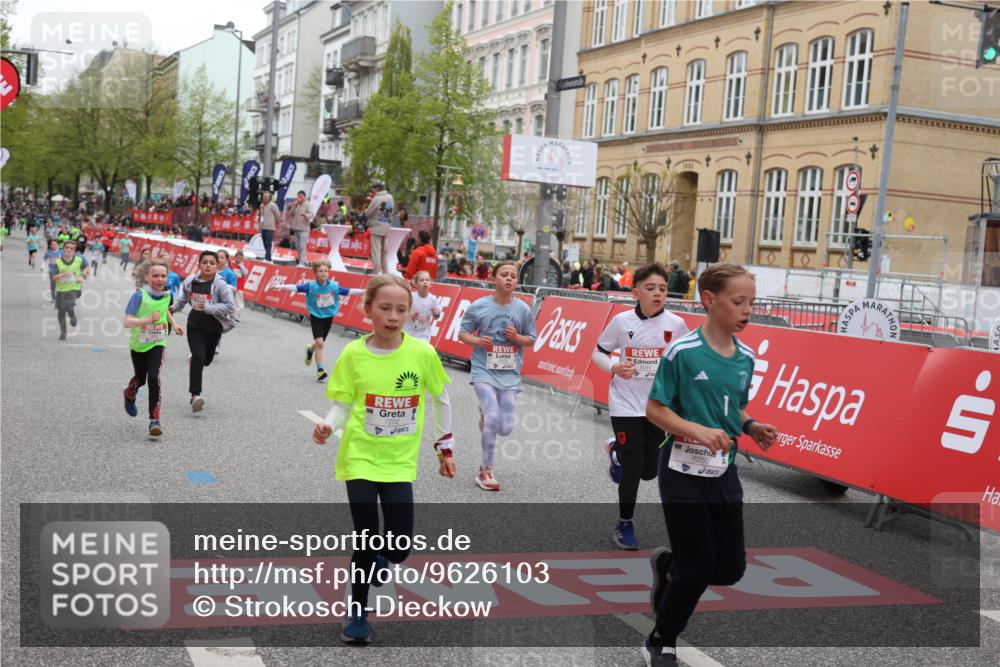 25.04.2026 - Das Zehntel Strokosch-Dieckow http://msf.ph/oto/9626103 25.04.2026 10:52:43 Ziel 5067, 6064, 6136, 6250, 6426, 7252, 7603, 7721, 7897, 7957, 7963, 8044, 8050 meine-sportfotos.de