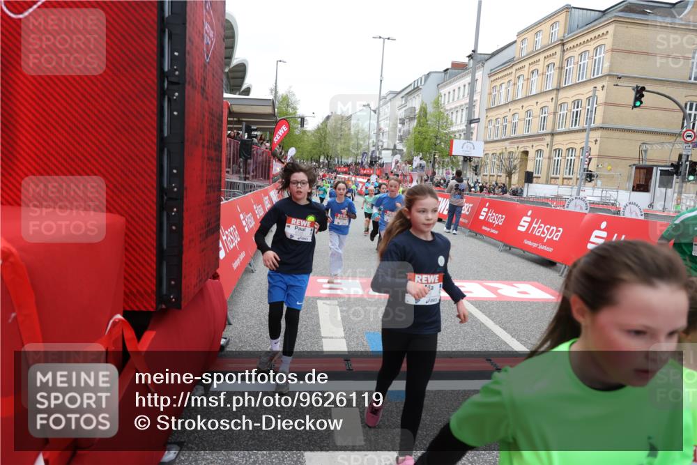 25.04.2026 - Das Zehntel Strokosch-Dieckow http://msf.ph/oto/9626119 25.04.2026 10:59:13 Ziel 5153, 5185, 5212, 5366, 5532, 5556, 5609, 5731, 5757, 5850, 5862, 6347, 6356, 6367, 6576, 6600, 6723, 6741, 6802, 6809, 6843, 6860, 7144, 7301, 7318, 7356, 7414, 7417, 7520, 7565, 7613, 7673, 7677 meine-sportfotos.de