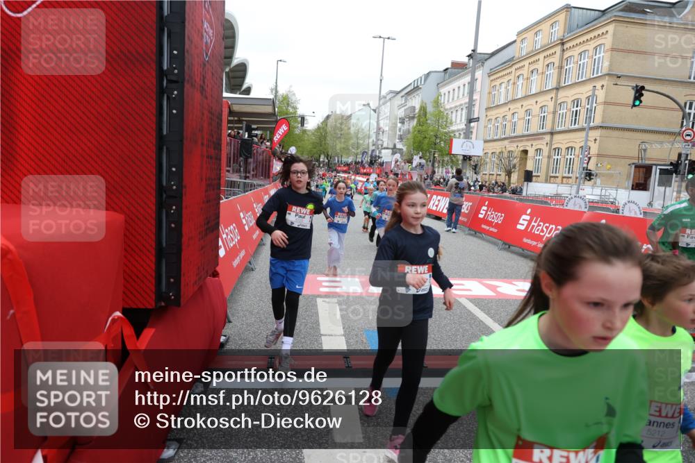 25.04.2026 - Das Zehntel Strokosch-Dieckow http://msf.ph/oto/9626128 25.04.2026 10:59:13 Ziel 5153, 5185, 5212, 5366, 5532, 5556, 5609, 5731, 5757, 5850, 5862, 6347, 6356, 6367, 6576, 6600, 6723, 6741, 6802, 6809, 6843, 6860, 7144, 7301, 7318, 7356, 7414, 7417, 7520, 7565, 7613, 7673, 7677 meine-sportfotos.de