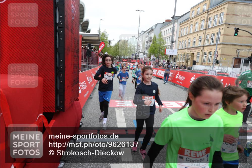 25.04.2026 - Das Zehntel Strokosch-Dieckow http://msf.ph/oto/9626137 25.04.2026 10:59:13 Ziel 5153, 5185, 5212, 5366, 5532, 5556, 5609, 5731, 5757, 5850, 5862, 6347, 6356, 6367, 6576, 6600, 6723, 6741, 6802, 6809, 6843, 6860, 7144, 7301, 7318, 7356, 7414, 7417, 7520, 7565, 7613, 7673, 7677 meine-sportfotos.de
