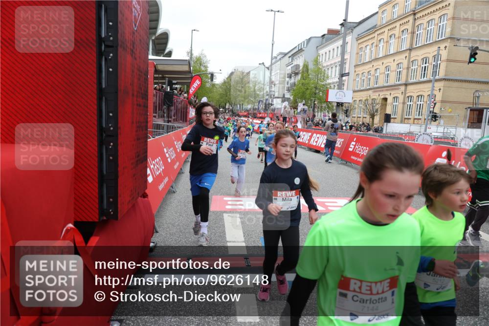 25.04.2026 - Das Zehntel Strokosch-Dieckow http://msf.ph/oto/9626148 25.04.2026 10:59:13 Ziel 5153, 5185, 5212, 5366, 5532, 5556, 5609, 5731, 5757, 5850, 5862, 6347, 6356, 6367, 6576, 6600, 6723, 6741, 6802, 6809, 6843, 6860, 7144, 7301, 7318, 7356, 7414, 7417, 7520, 7565, 7613, 7673, 7677 meine-sportfotos.de