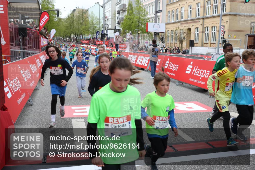 25.04.2026 - Das Zehntel Strokosch-Dieckow http://msf.ph/oto/9626194 25.04.2026 10:59:13 Ziel 5153, 5185, 5212, 5366, 5532, 5556, 5609, 5731, 5757, 5850, 5862, 6347, 6356, 6367, 6576, 6600, 6723, 6741, 6802, 6809, 6843, 6860, 7144, 7301, 7318, 7356, 7414, 7417, 7520, 7565, 7613, 7673, 7677 meine-sportfotos.de