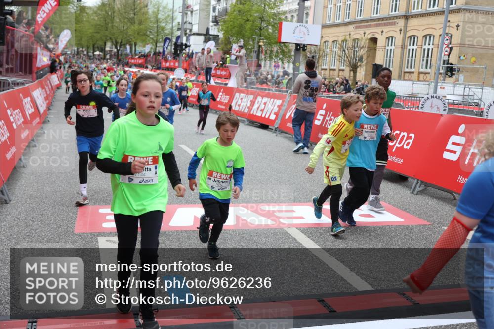 25.04.2026 - Das Zehntel Strokosch-Dieckow http://msf.ph/oto/9626236 25.04.2026 10:59:12 Ziel 5153, 5159, 5185, 5212, 5366, 5532, 5556, 5568, 5609, 5731, 5757, 5850, 5862, 6347, 6356, 6367, 6576, 6600, 6723, 6741, 6802, 6843, 6860, 7144, 7301, 7318, 7356, 7414, 7417, 7520, 7565, 7673, 7677 meine-sportfotos.de