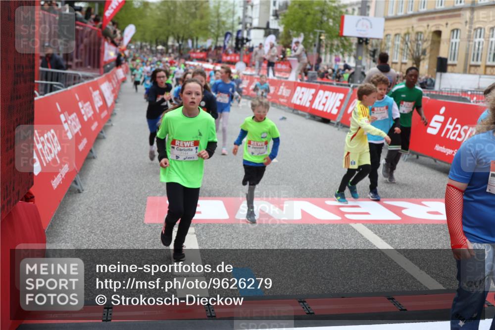 25.04.2026 - Das Zehntel Strokosch-Dieckow http://msf.ph/oto/9626279 25.04.2026 10:59:12 Ziel 5153, 5159, 5185, 5212, 5366, 5532, 5556, 5568, 5609, 5731, 5757, 5850, 5862, 6347, 6356, 6367, 6576, 6600, 6723, 6741, 6802, 6843, 6860, 7144, 7301, 7318, 7356, 7414, 7417, 7520, 7565, 7673, 7677 meine-sportfotos.de