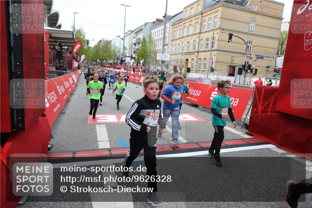 25.04.2026 - Das Zehntel Strokosch-Dieckow http://msf.ph/oto/9626328 25.04.2026 10:59:11 Ziel 5153, 5159, 5185, 5212, 5366, 5532, 5556, 5568, 5609, 5731, 5757, 5850, 5862, 6347, 6576, 6600, 6723, 6741, 6802, 6843, 7144, 7301, 7318, 7356, 7414, 7417, 7516, 7520, 7565, 7673, 7677 meine-sportfotos.de