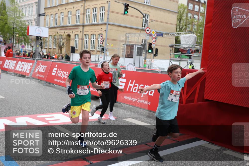 25.04.2026 - Das Zehntel Strokosch-Dieckow http://msf.ph/oto/9626339 25.04.2026 10:52:40 Ziel 5484, 5782, 5820, 6078, 6136, 6424, 7208, 7300, 7603, 7700, 7721, 7897, 7957, 7963 meine-sportfotos.de