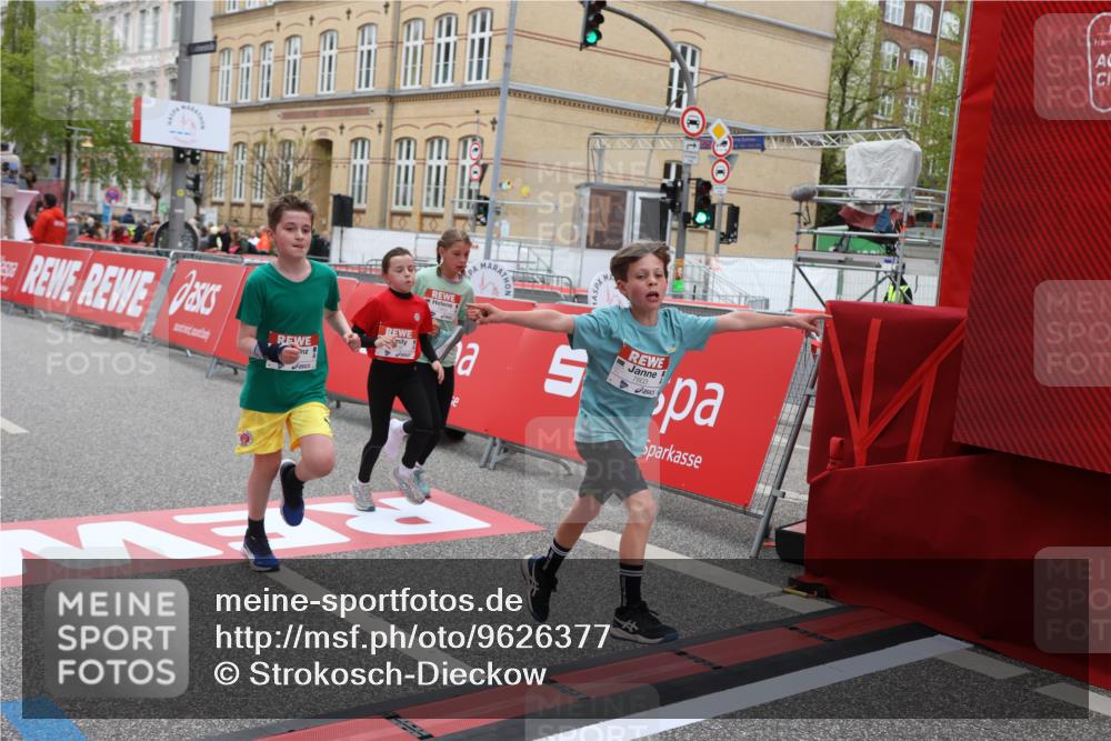 25.04.2026 - Das Zehntel Strokosch-Dieckow http://msf.ph/oto/9626377 25.04.2026 10:52:40 Ziel 5484, 5782, 5820, 6078, 6136, 6424, 7208, 7300, 7603, 7700, 7721, 7897, 7957, 7963 meine-sportfotos.de