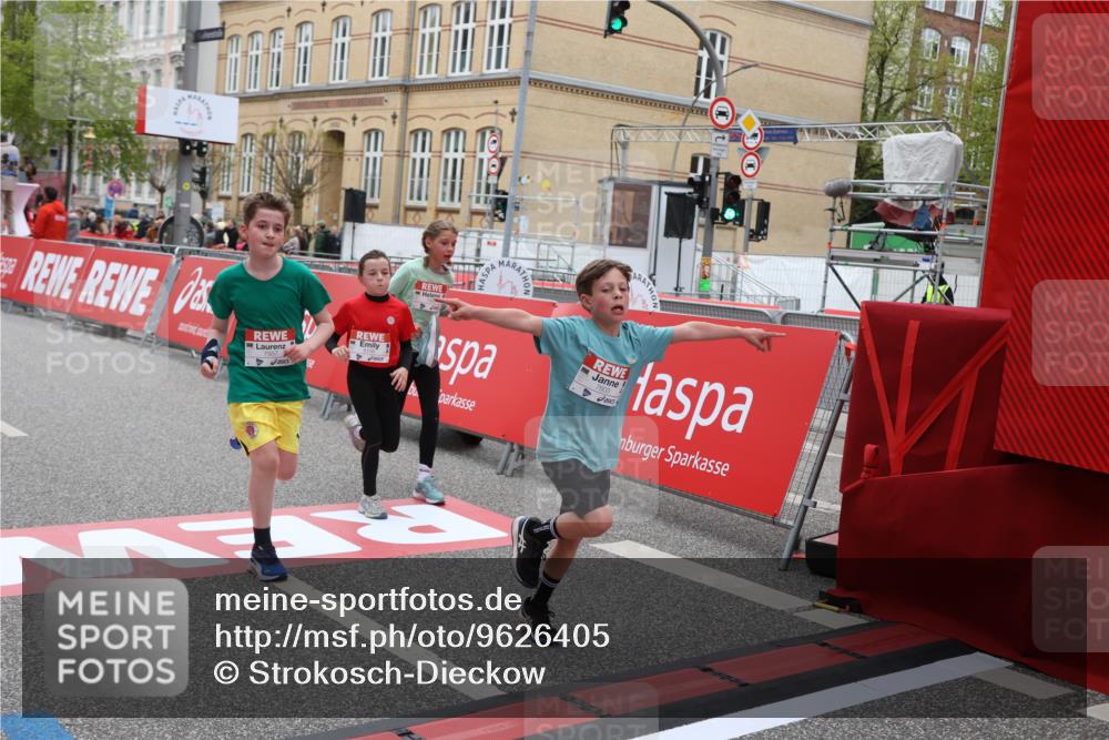 25.04.2026 - Das Zehntel Strokosch-Dieckow http://msf.ph/oto/9626405 25.04.2026 10:52:39 Ziel 5484, 5782, 5820, 6078, 6136, 6424, 7208, 7300, 7332, 7603, 7700, 7721, 7957, 7963 meine-sportfotos.de