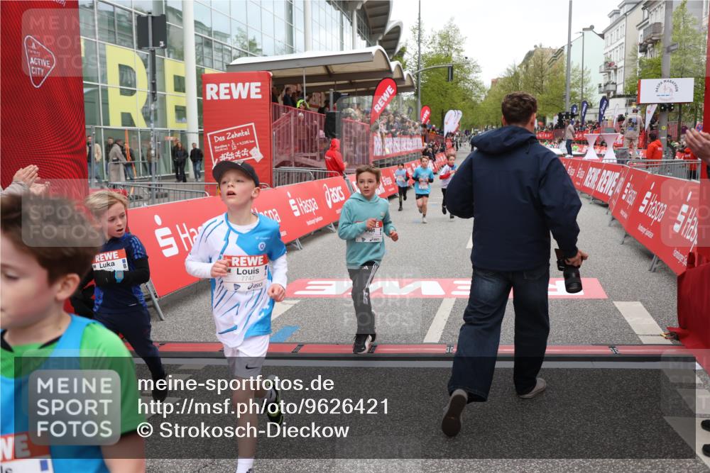 25.04.2026 - Das Zehntel Strokosch-Dieckow http://msf.ph/oto/9626421 25.04.2026 10:49:37 Ziel 6104, 6326, 6407, 7381, 7385, 7547, 7747, 7753, 8025 meine-sportfotos.de