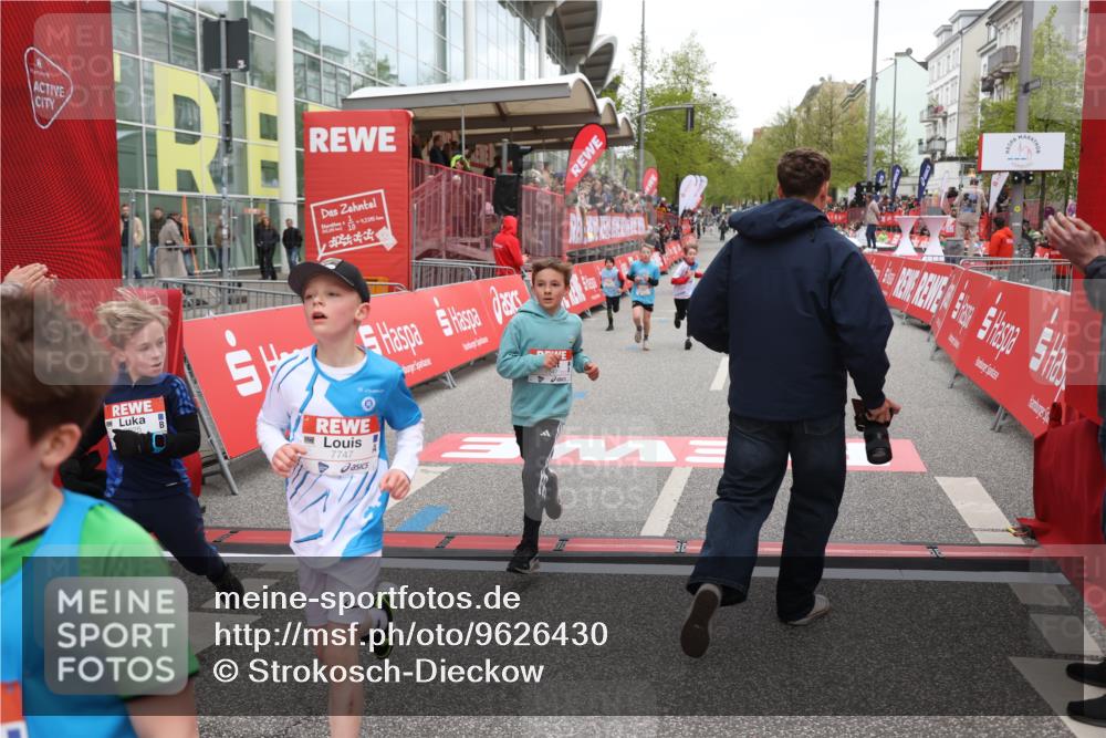 25.04.2026 - Das Zehntel Strokosch-Dieckow http://msf.ph/oto/9626430 25.04.2026 10:49:37 Ziel 6104, 6326, 6407, 7381, 7385, 7547, 7747, 7753, 8025 meine-sportfotos.de