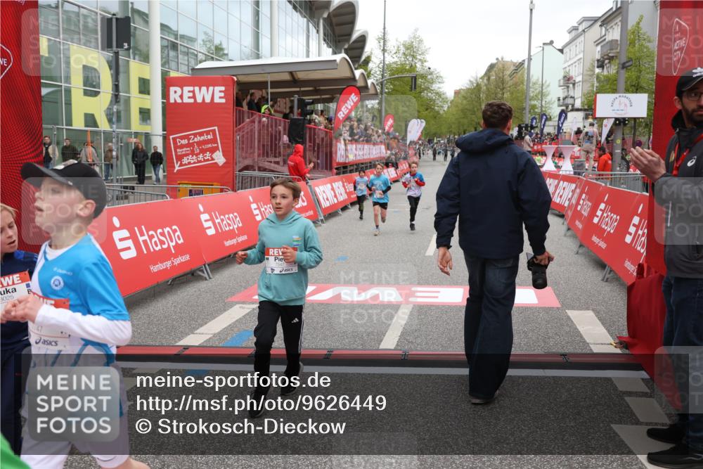 25.04.2026 - Das Zehntel Strokosch-Dieckow http://msf.ph/oto/9626449 25.04.2026 10:49:37 Ziel 6104, 6326, 6407, 7381, 7385, 7547, 7747, 7753, 8025 meine-sportfotos.de