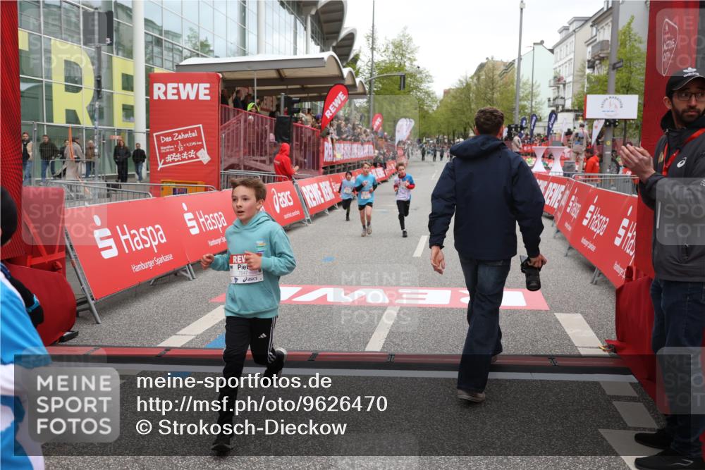 25.04.2026 - Das Zehntel Strokosch-Dieckow http://msf.ph/oto/9626470 25.04.2026 10:49:37 Ziel 6104, 6326, 6407, 7381, 7385, 7547, 7747, 7753, 8025 meine-sportfotos.de