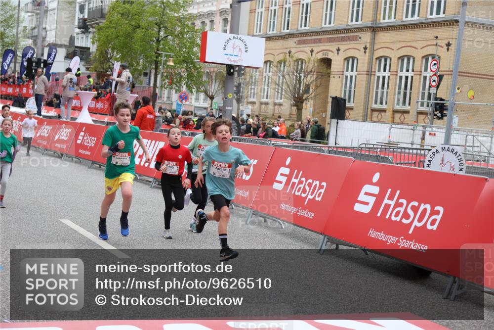 25.04.2026 - Das Zehntel Strokosch-Dieckow http://msf.ph/oto/9626510 25.04.2026 10:52:38 Ziel 5484, 5782, 5820, 5823, 6078, 6136, 6424, 7208, 7300, 7332, 7603, 7700, 7721, 7957, 7963 meine-sportfotos.de