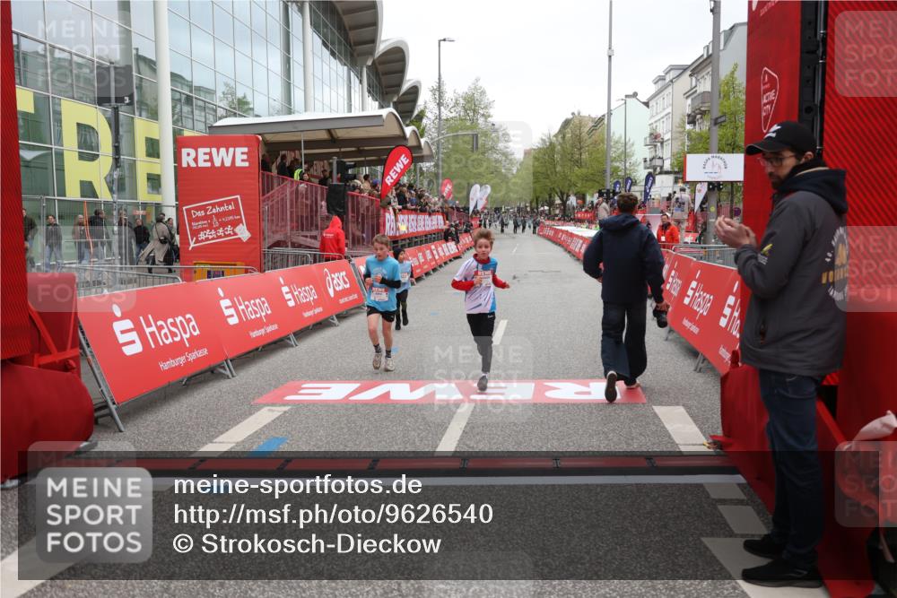 25.04.2026 - Das Zehntel Strokosch-Dieckow http://msf.ph/oto/9626540 25.04.2026 10:49:39 Ziel 6104, 6407, 6913, 7006, 7385, 7547, 7664, 7747, 7748, 7753, 8025 meine-sportfotos.de