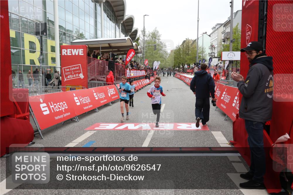 25.04.2026 - Das Zehntel Strokosch-Dieckow http://msf.ph/oto/9626547 25.04.2026 10:49:39 Ziel 6104, 6407, 6913, 7006, 7385, 7547, 7664, 7747, 7748, 7753, 8025 meine-sportfotos.de