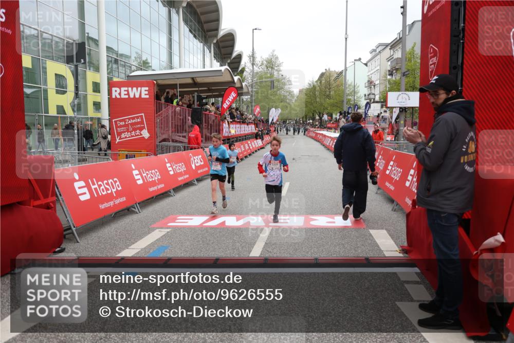 25.04.2026 - Das Zehntel Strokosch-Dieckow http://msf.ph/oto/9626555 25.04.2026 10:49:39 Ziel 6104, 6407, 6913, 7006, 7385, 7547, 7664, 7747, 7748, 7753, 8025 meine-sportfotos.de