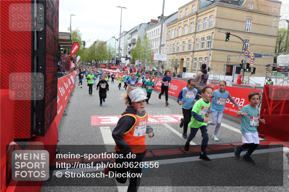 25.04.2026 - Das Zehntel Strokosch-Dieckow http://msf.ph/oto/9626556 25.04.2026 10:59:09 Ziel 5153, 5159, 5185, 5366, 5568, 5609, 5850, 5862, 6347, 6576, 6600, 6681, 6741, 6802, 7301, 7318, 7414, 7417, 7516, 7565, 7673, 7677, 7736, 7755 meine-sportfotos.de