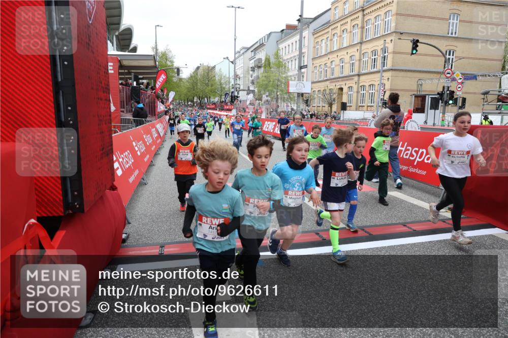 25.04.2026 - Das Zehntel Strokosch-Dieckow http://msf.ph/oto/9626611 25.04.2026 10:59:08 Ziel 5153, 5159, 5185, 5366, 5568, 5609, 6348, 6576, 6600, 6609, 6681, 6741, 6802, 7301, 7318, 7414, 7417, 7516, 7565, 7673, 7677, 7736, 7755 meine-sportfotos.de