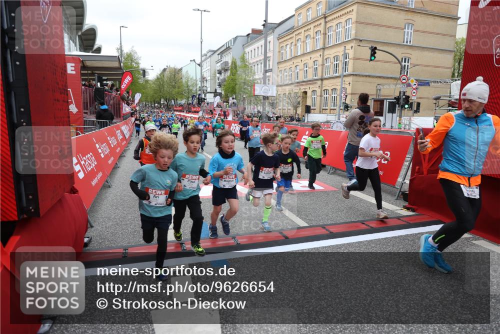 25.04.2026 - Das Zehntel Strokosch-Dieckow http://msf.ph/oto/9626654 25.04.2026 10:59:08 Ziel 5153, 5159, 5185, 5366, 5568, 5609, 6348, 6576, 6600, 6609, 6681, 6741, 6802, 7301, 7318, 7414, 7417, 7516, 7565, 7673, 7677, 7736, 7755 meine-sportfotos.de