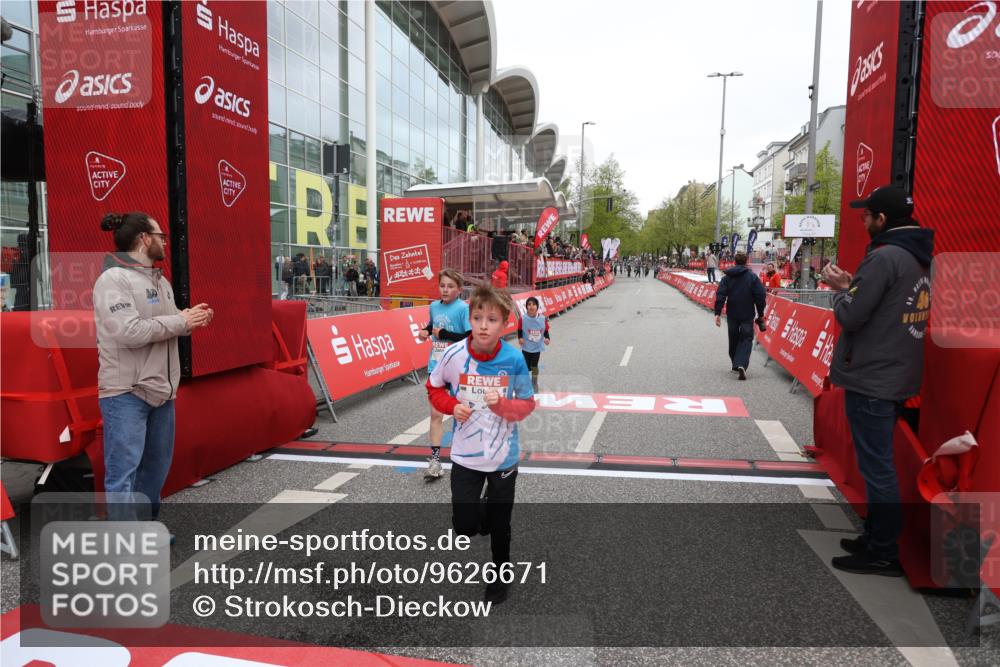 25.04.2026 - Das Zehntel Strokosch-Dieckow http://msf.ph/oto/9626671 25.04.2026 10:49:40 Ziel 5012, 6104, 6407, 6913, 7006, 7547, 7664, 7747, 7748, 7753, 8025 meine-sportfotos.de