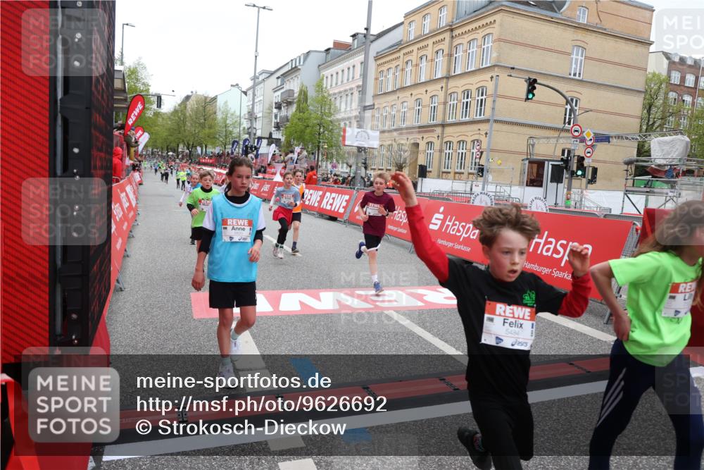 25.04.2026 - Das Zehntel Strokosch-Dieckow http://msf.ph/oto/9626692 25.04.2026 10:52:35 Ziel 5089, 5484, 5526, 5551, 5782, 5820, 5823, 6078, 6424, 7103, 7208, 7300, 7332, 7388, 7700, 7721 meine-sportfotos.de