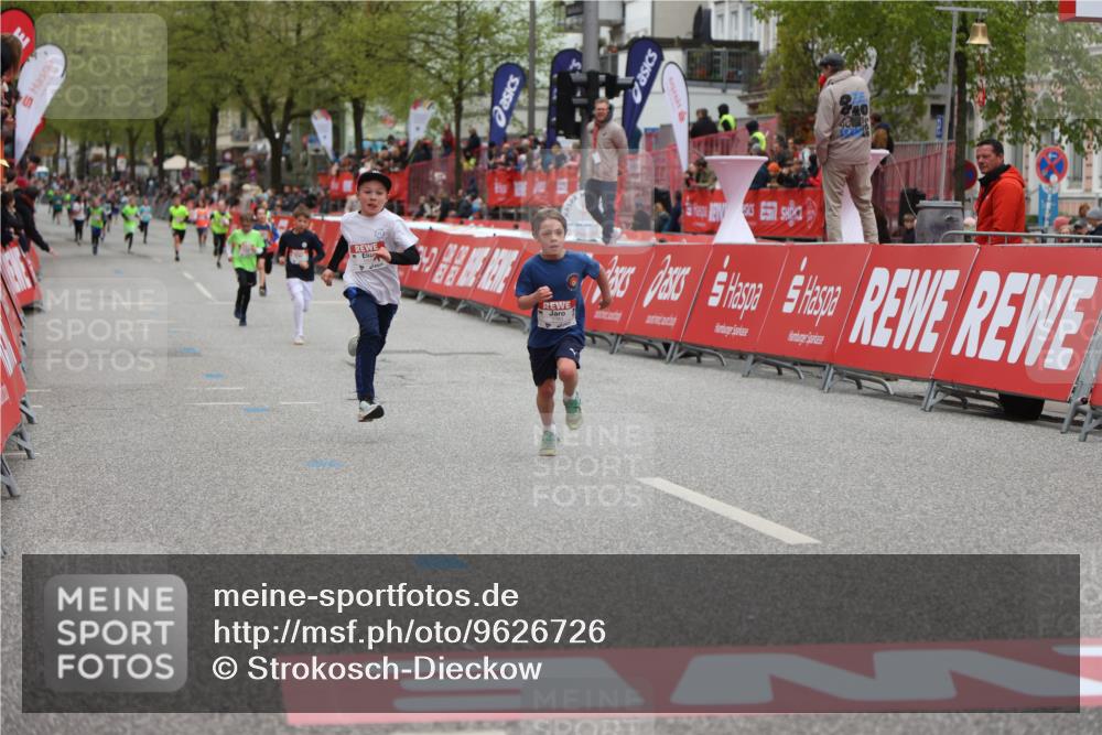 25.04.2026 - Das Zehntel Strokosch-Dieckow http://msf.ph/oto/9626726 25.04.2026 10:50:15 Ziel 5383, 5512, 5579, 5589, 5762, 6041, 6327, 6339, 6964, 7619, 7706, 7882, 7939, 7941 meine-sportfotos.de