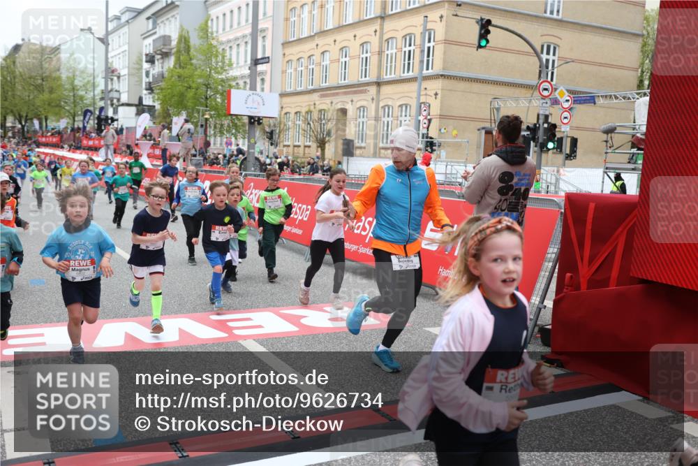 25.04.2026 - Das Zehntel Strokosch-Dieckow http://msf.ph/oto/9626734 25.04.2026 10:59:07 Ziel 5153, 5159, 5568, 5609, 6348, 6574, 6576, 6600, 6609, 6678, 6681, 6741, 6802, 7301, 7318, 7414, 7417, 7516, 7565, 7673, 7677, 7680, 7736, 7755 meine-sportfotos.de