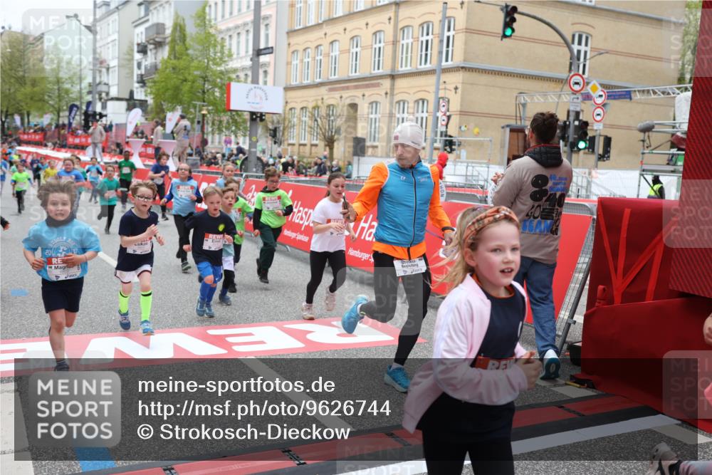 25.04.2026 - Das Zehntel Strokosch-Dieckow http://msf.ph/oto/9626744 25.04.2026 10:59:07 Ziel 5153, 5159, 5568, 5609, 6348, 6574, 6576, 6600, 6609, 6678, 6681, 6741, 6802, 7301, 7318, 7414, 7417, 7516, 7565, 7673, 7677, 7680, 7736, 7755 meine-sportfotos.de