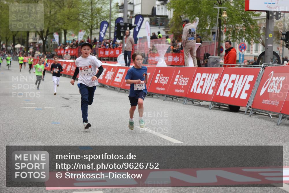 25.04.2026 - Das Zehntel Strokosch-Dieckow http://msf.ph/oto/9626752 25.04.2026 10:50:16 Ziel 5383, 5512, 5579, 5589, 5762, 6041, 6327, 6339, 6964, 7619, 7706, 7882, 7939, 7941 meine-sportfotos.de