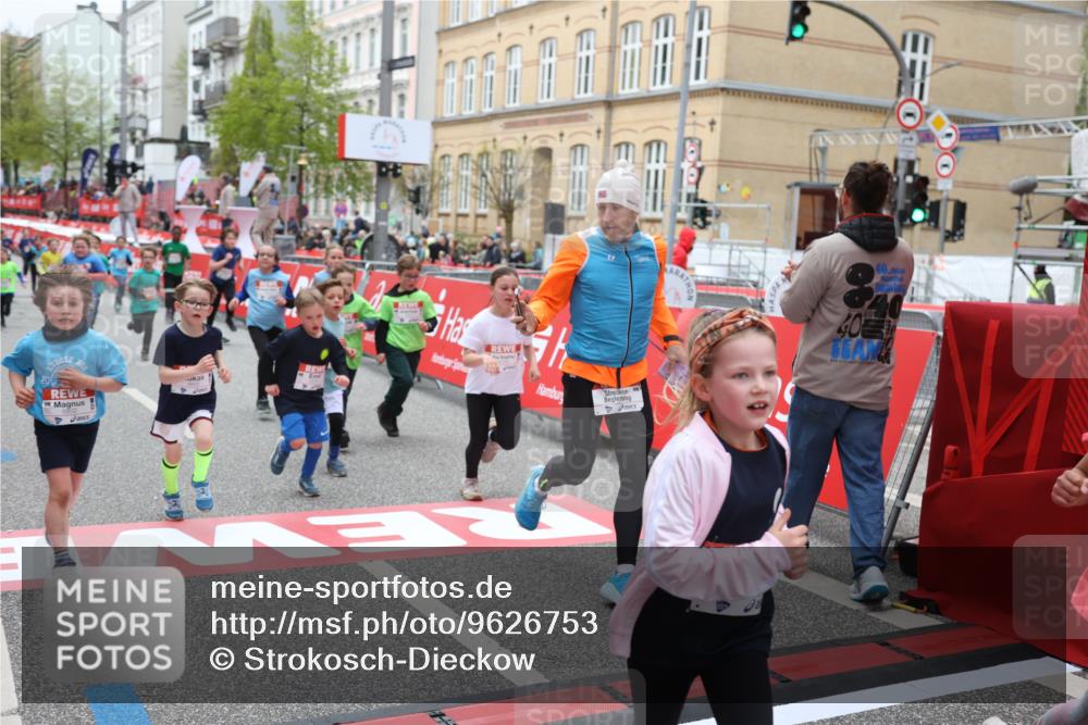 25.04.2026 - Das Zehntel Strokosch-Dieckow http://msf.ph/oto/9626753 25.04.2026 10:59:07 Ziel 5153, 5159, 5568, 5609, 6348, 6574, 6576, 6600, 6609, 6678, 6681, 6741, 6802, 7301, 7318, 7414, 7417, 7516, 7565, 7673, 7677, 7680, 7736, 7755 meine-sportfotos.de