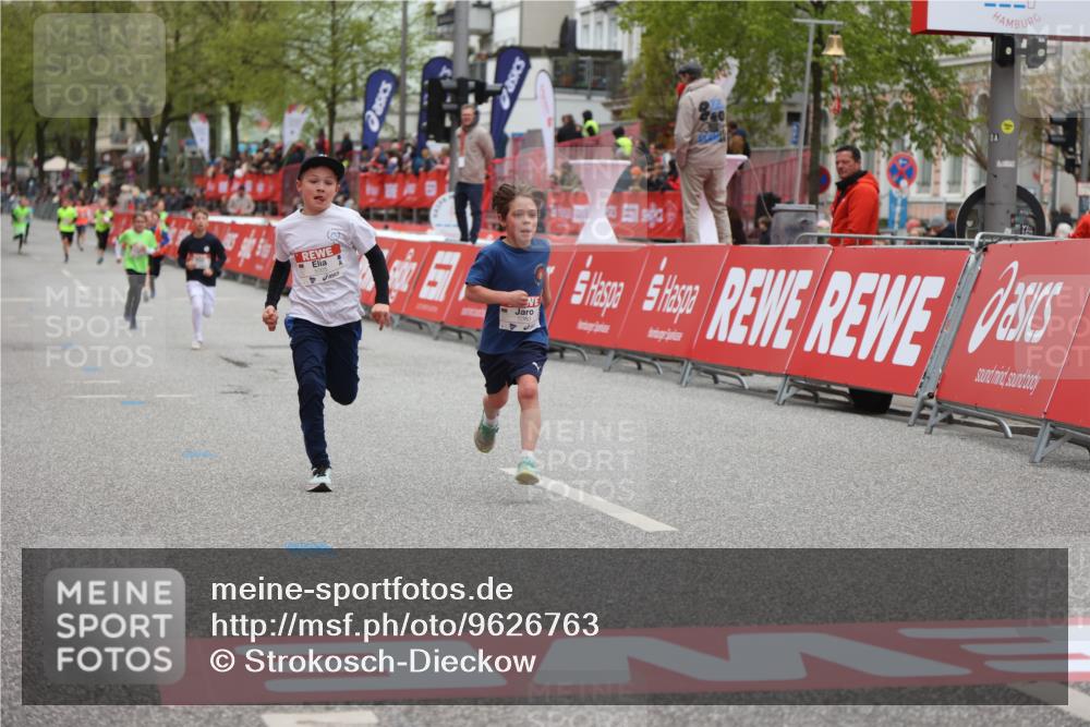 25.04.2026 - Das Zehntel Strokosch-Dieckow http://msf.ph/oto/9626763 25.04.2026 10:50:16 Ziel 5383, 5512, 5579, 5589, 5762, 6041, 6327, 6339, 6964, 7619, 7706, 7882, 7939, 7941 meine-sportfotos.de