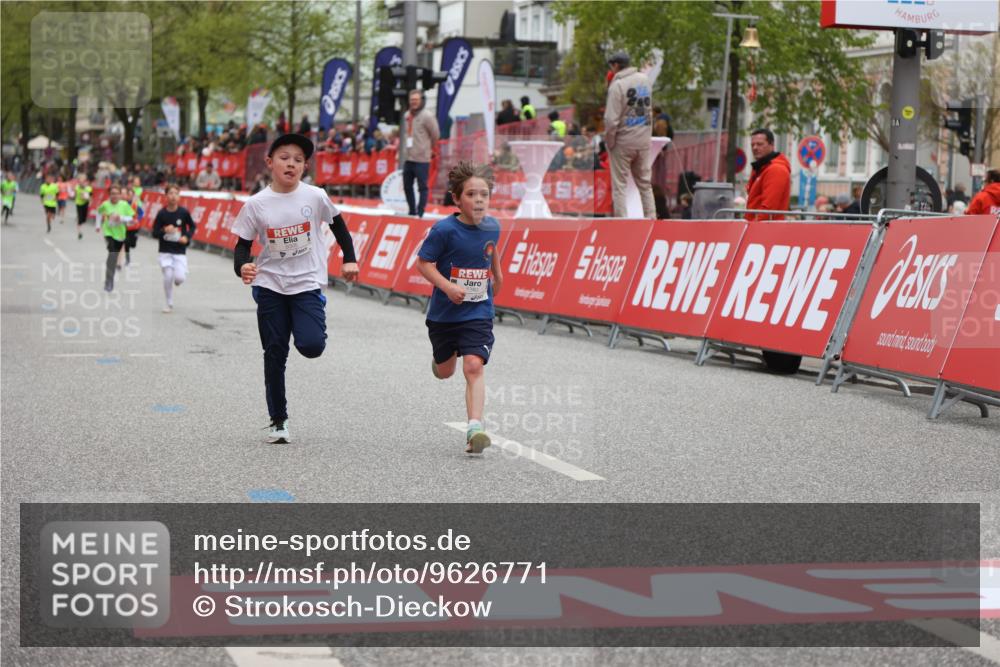 25.04.2026 - Das Zehntel Strokosch-Dieckow http://msf.ph/oto/9626771 25.04.2026 10:50:16 Ziel 5383, 5512, 5579, 5589, 5762, 6041, 6327, 6339, 6964, 7619, 7706, 7882, 7939, 7941 meine-sportfotos.de