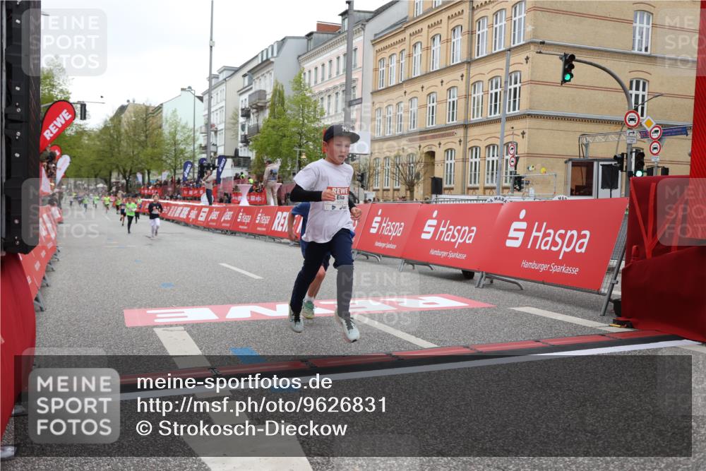 25.04.2026 - Das Zehntel Strokosch-Dieckow http://msf.ph/oto/9626831 25.04.2026 10:50:17 Ziel 5383, 5512, 5579, 5589, 5762, 6327, 6339, 6964, 7619, 7706, 7882, 7939, 7941 meine-sportfotos.de