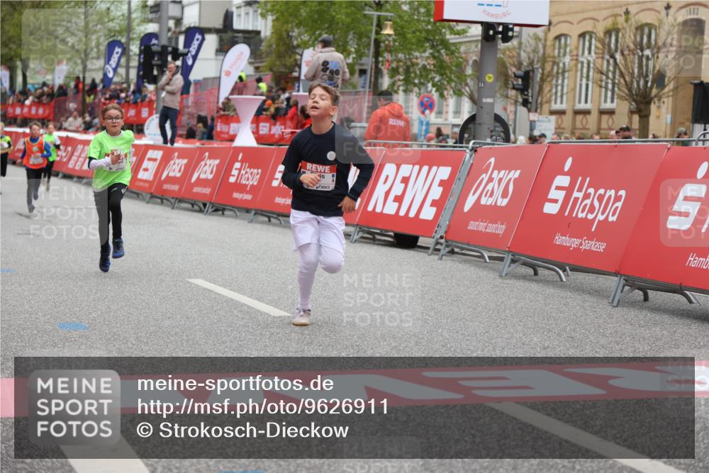 25.04.2026 - Das Zehntel Strokosch-Dieckow http://msf.ph/oto/9626911 25.04.2026 10:50:21 Ziel 5005, 5383, 5577, 5579, 5589, 6327, 6339, 7156, 7619, 7706, 7939 meine-sportfotos.de