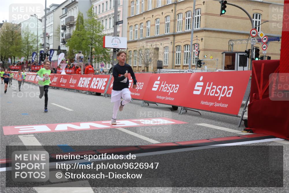 25.04.2026 - Das Zehntel Strokosch-Dieckow http://msf.ph/oto/9626947 25.04.2026 10:50:22 Ziel 5005, 5383, 5577, 5579, 5589, 6327, 6339, 7156, 7619, 7706, 7939 meine-sportfotos.de