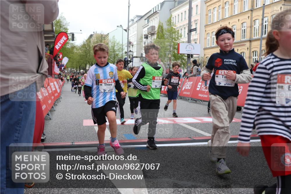 25.04.2026 - Das Zehntel Strokosch-Dieckow http://msf.ph/oto/9627067 25.04.2026 09:00:49 Ziel 1119, 1143, 1355, 1704, 1843, 1918, 1971, 2023, 2192, 2226, 2379, 2425, 2458, 2460, 2694, 2698, 2840, 3079, 3085, 3296, 3436, 3744, 3766, 4005 meine-sportfotos.de