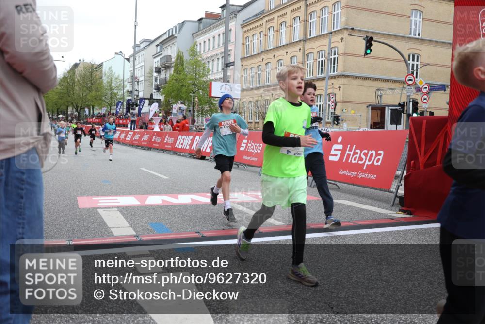 25.04.2026 - Das Zehntel Strokosch-Dieckow http://msf.ph/oto/9627320 25.04.2026 10:50:38 Ziel 5101, 5304, 5444, 6042, 6044, 6210, 6248, 7408, 7409, 7635, 7695 meine-sportfotos.de