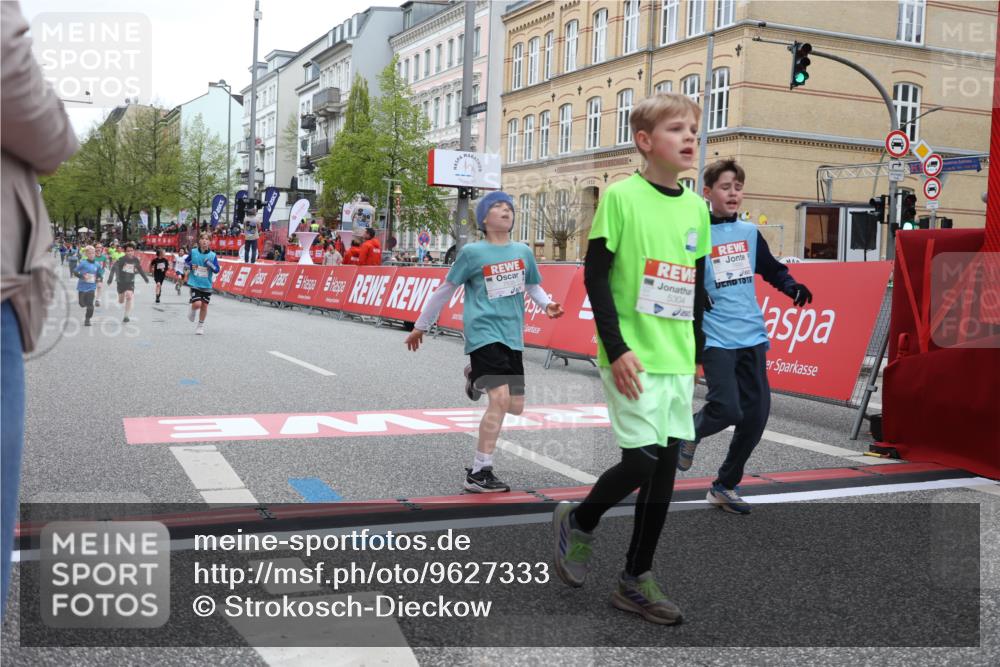 25.04.2026 - Das Zehntel Strokosch-Dieckow http://msf.ph/oto/9627333 25.04.2026 10:50:38 Ziel 5101, 5304, 5444, 6042, 6044, 6210, 6248, 7408, 7409, 7635, 7695 meine-sportfotos.de