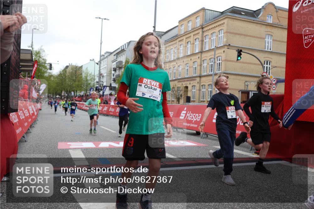 25.04.2026 - Das Zehntel Strokosch-Dieckow http://msf.ph/oto/9627367 25.04.2026 10:50:44 Ziel 5833, 6043, 6332, 6684, 7257, 7929, 8032, 8037, 8040, 8051, 8054 meine-sportfotos.de