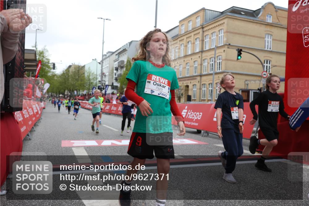 25.04.2026 - Das Zehntel Strokosch-Dieckow http://msf.ph/oto/9627371 25.04.2026 10:50:44 Ziel 5833, 6043, 6332, 6684, 7257, 7929, 8032, 8037, 8040, 8051, 8054 meine-sportfotos.de