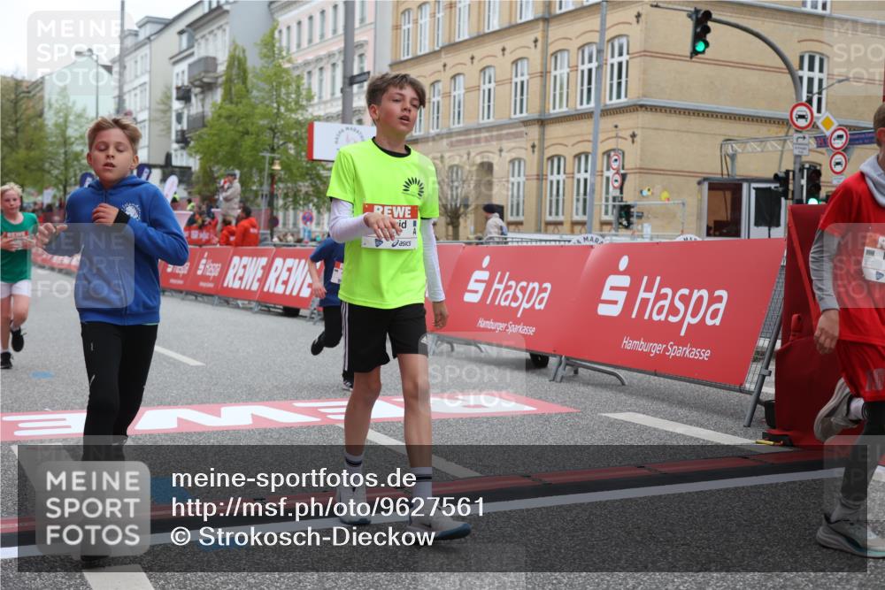25.04.2026 - Das Zehntel Strokosch-Dieckow http://msf.ph/oto/9627561 25.04.2026 10:50:53 Ziel 5391, 5587, 6059, 6141, 6349, 6414, 6710, 7260, 7688, 7951 meine-sportfotos.de