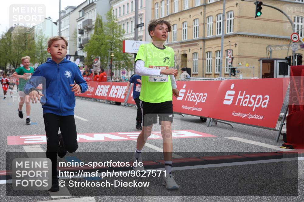 25.04.2026 - Das Zehntel Strokosch-Dieckow http://msf.ph/oto/9627571 25.04.2026 10:50:54 Ziel 5391, 5587, 6000, 6059, 6141, 6349, 6414, 6710, 7260, 7688, 7951 meine-sportfotos.de