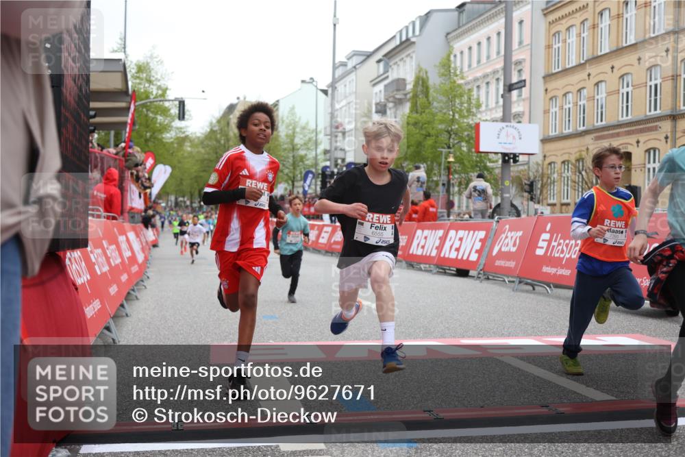 25.04.2026 - Das Zehntel Strokosch-Dieckow http://msf.ph/oto/9627671 25.04.2026 10:50:58 Ziel 5391, 6000, 6059, 6066, 6141, 7260, 7501, 7582, 7951 meine-sportfotos.de