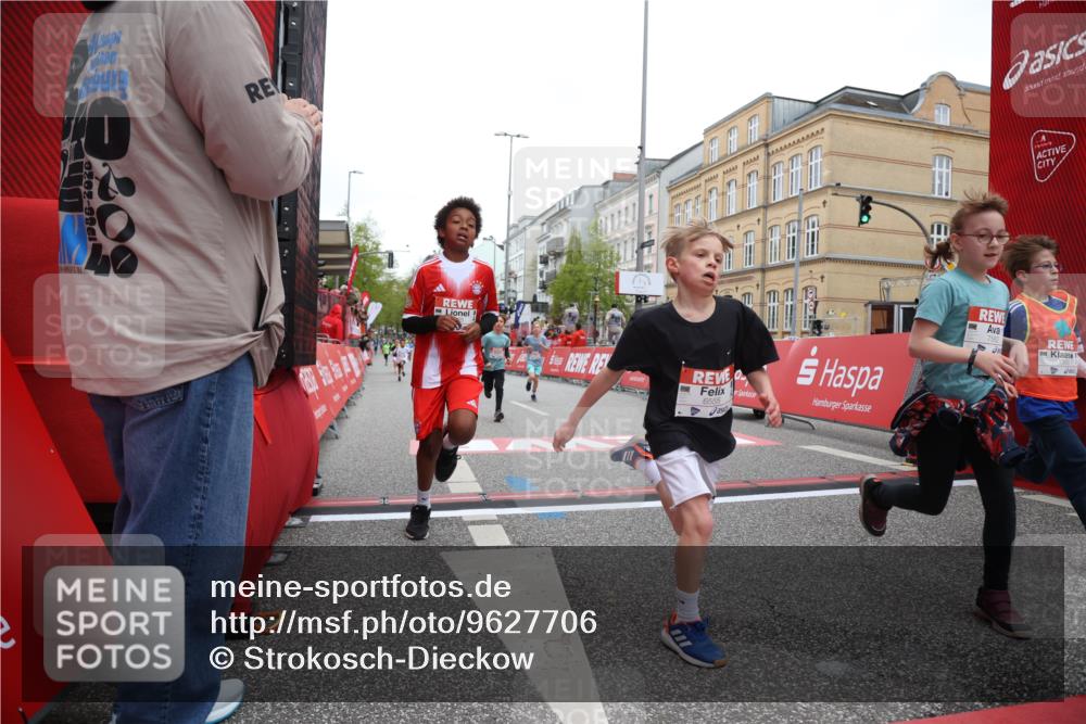 25.04.2026 - Das Zehntel Strokosch-Dieckow http://msf.ph/oto/9627706 25.04.2026 10:50:59 Ziel 5391, 6000, 6059, 6066, 6410, 6555, 7501, 7582, 7951 meine-sportfotos.de