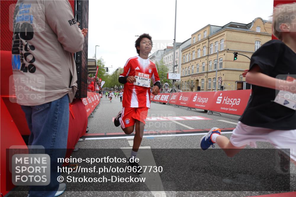 25.04.2026 - Das Zehntel Strokosch-Dieckow http://msf.ph/oto/9627730 25.04.2026 10:50:59 Ziel 5391, 6000, 6059, 6066, 6410, 6555, 7501, 7582, 7951 meine-sportfotos.de