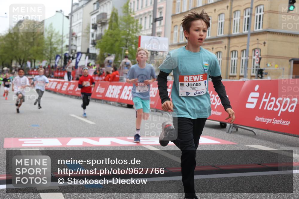 25.04.2026 - Das Zehntel Strokosch-Dieckow http://msf.ph/oto/9627766 25.04.2026 10:51:01 Ziel 6000, 6066, 6119, 6410, 6510, 6525, 6533, 6555, 7393, 7501, 7582, 7951 meine-sportfotos.de